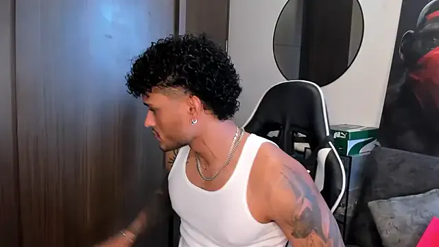 akamilasweetcm101 – webcam model profile photo Image 2