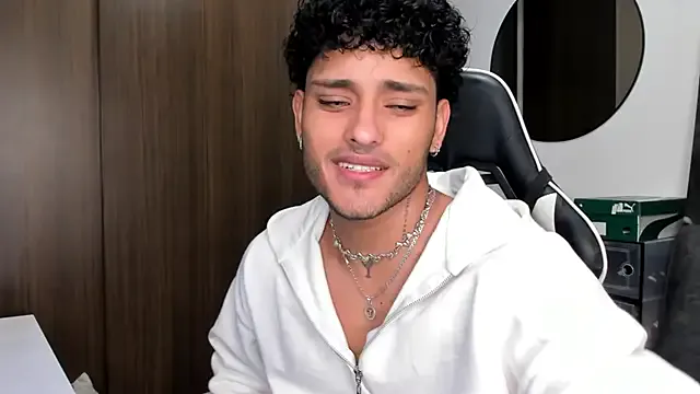 akamilasweetcm101 – webcam model profile photo Image 4