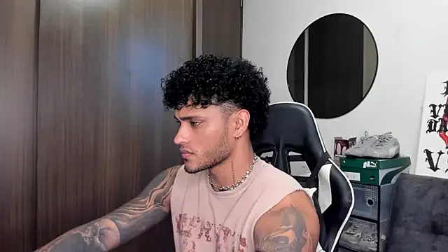 akamilasweetcm101 – webcam model profile photo Image 6