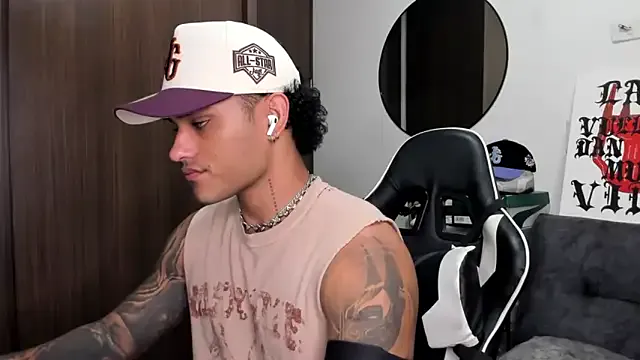 akamilasweetcm101 – webcam model profile photo Image 7