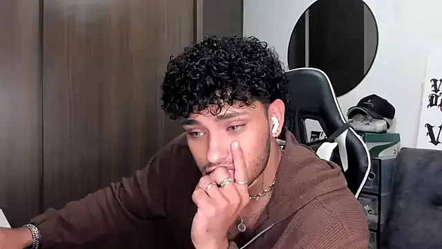 akamilasweetcm101 – webcam model profile photo Image 9