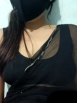 charlotte_blossom – webcam model profile photo Image 2