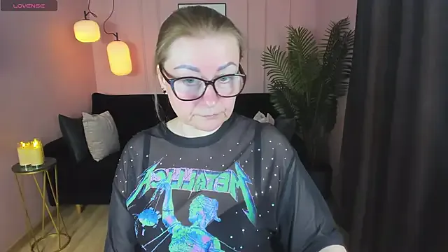 AlexandraKind – webcam model profile photo