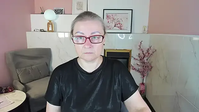 stargroup – webcam model profile photo Image 14