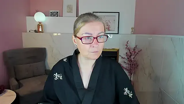 stargroup – webcam model profile photo Image 3