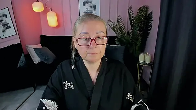 stargroup – webcam model profile photo Image 4