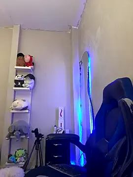 akamilasweetcm101 – webcam model profile photo Image 14