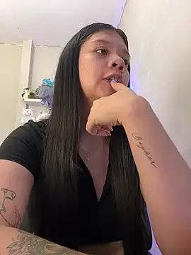 akamilasweetcm101 – webcam model profile photo Image 3