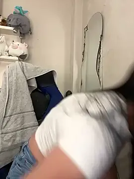 akamilasweetcm101 – webcam model profile photo Image 4