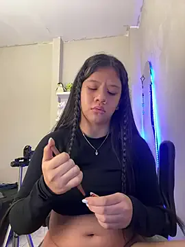 akamilasweetcm101 – webcam model profile photo Image 5