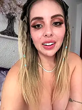 akamilasweetcm101 – webcam model profile photo Image 3