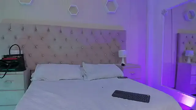 SexyMona – webcam model profile photo Image 18