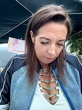 SultryLola – webcam model profile photo Image 16