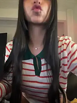 AmberLily – webcam model profile photo Image 7