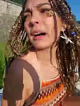 Simone_Miller – webcam model profile photo Image 5