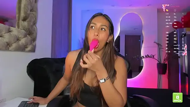 Noya – webcam model profile photo Image 18