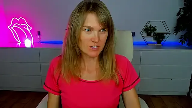 akamilasweetcm101 – webcam model profile photo Image 9