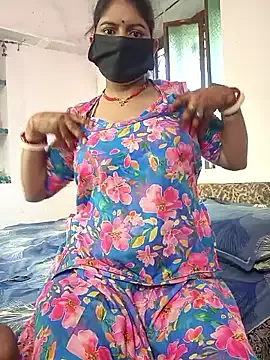 EULILAH – webcam model profile photo Image 3