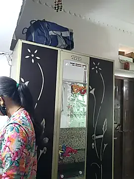 EULILAH – webcam model profile photo Image 5