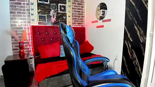 EliTorres – webcam model profile photo Image 8