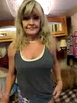 BlackSilkQueen – webcam model profile photo Image 12