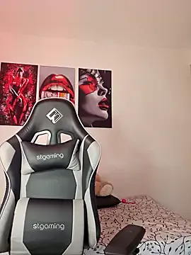 CarleeVelvet – webcam model profile photo Image 4