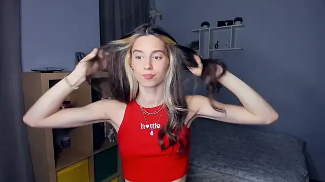 akamilasweetcm101 – webcam model profile photo Image 3