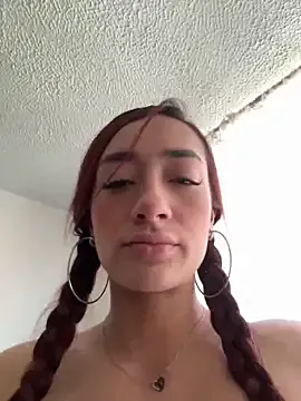 akamilasweetcm101 – webcam model profile photo Image 2