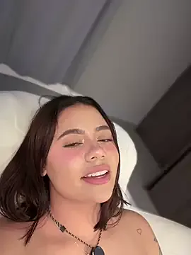 vjennifer19 – webcam model profile photo Image 4