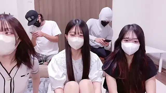 NOWA – webcam model profile photo Image 19