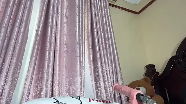 realreinaperez111 – webcam model profile photo Image 10