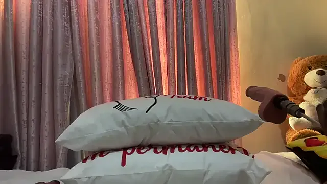 realreinaperez111 – webcam model profile photo Image 11