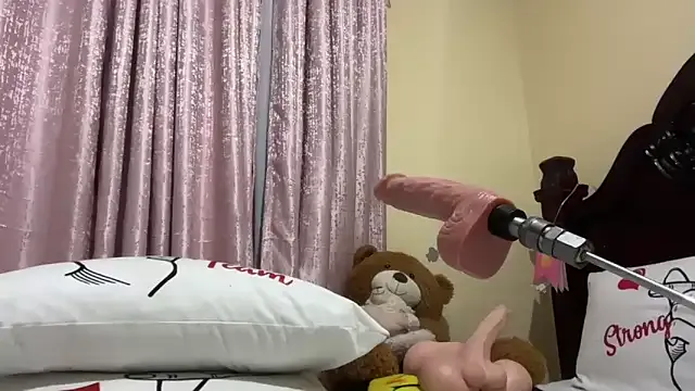 realreinaperez111 – webcam model profile photo Image 8