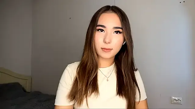 akamilasweetcm101 – webcam model profile photo Image 3