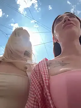 LunaKrismas – webcam model profile photo Image 2