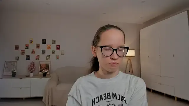 Akane_xxx_69 – webcam model profile photo Image 8