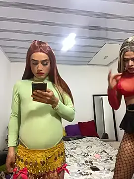 ThaniaHill – webcam model profile photo Image 8