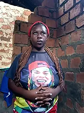 HugeBoobsAlice – webcam model profile photo Image 17