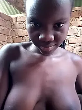 HugeBoobsAlice – webcam model profile photo Image 19