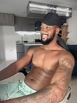 Luna_Sanders – webcam model profile photo Image 11