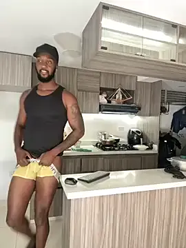 Luna_Sanders – webcam model profile photo Image 2