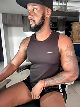 Luna_Sanders – webcam model profile photo Image 5