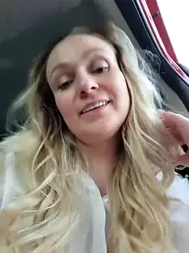 NinaMuller – webcam model profile photo Image 5