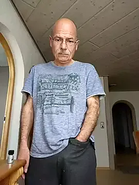 Italianstallion70 – webcam model profile photo Image 3