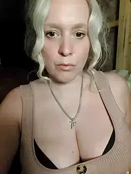 akamilasweetcm101 – webcam model profile photo Image 14