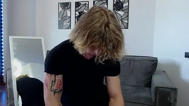 ScandalXX22 – webcam model profile photo Image 4