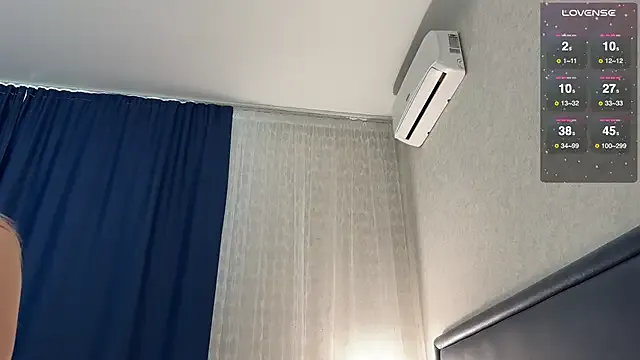 JoiDivision – webcam model profile photo Image 14