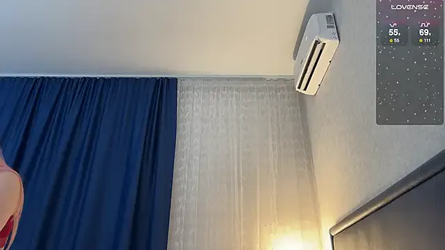 JoiDivision – webcam model profile photo Image 8