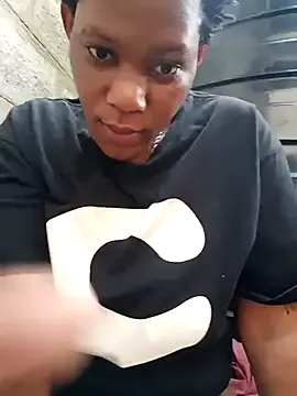 Cherry_Bootyxxxx – webcam model profile photo Image 3