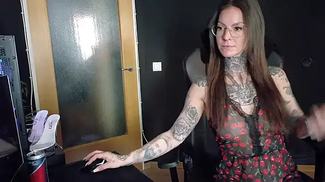 NinaMuller – webcam model profile photo Image 4